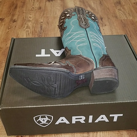 Womens Ariat boots - Picture 4 of 4
